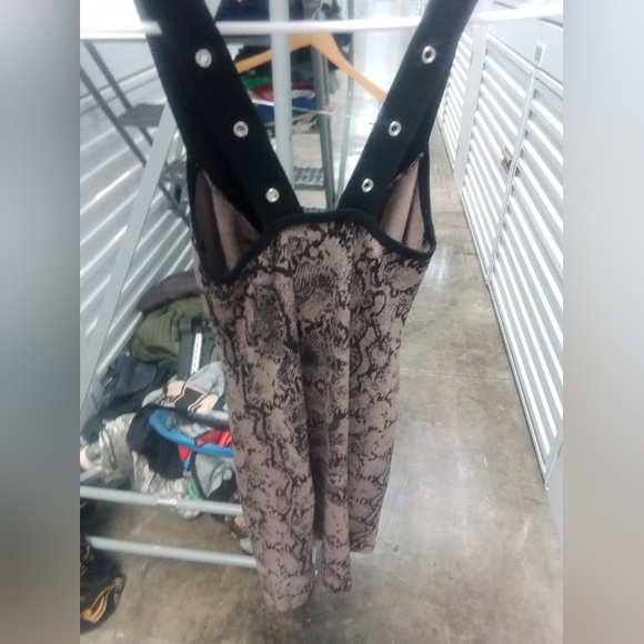 Guess - Picture 3 of 3